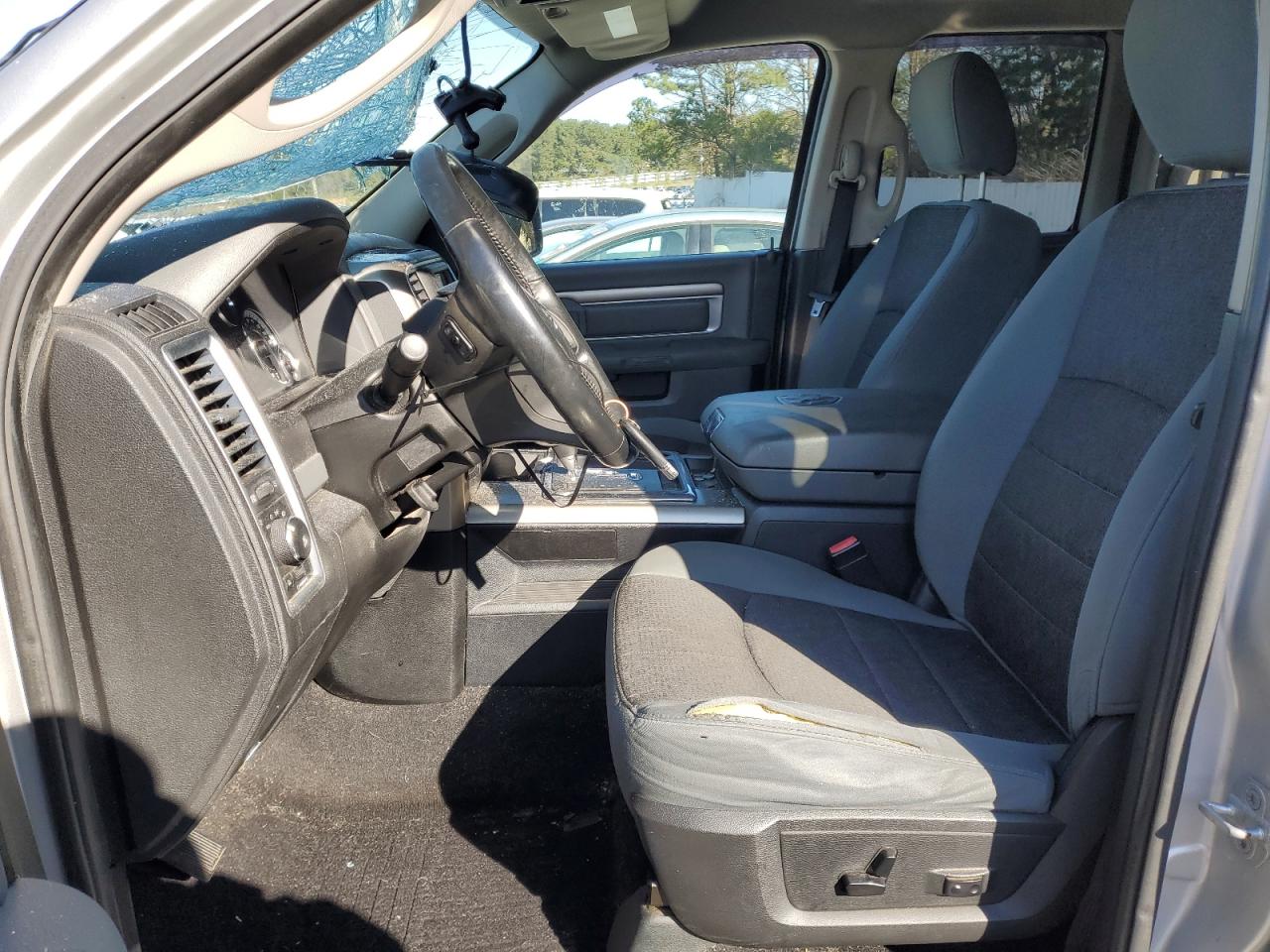 2013 RAM 1500 - Image 7