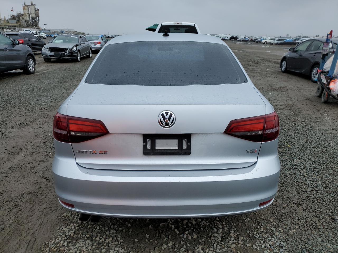 2016 Volkswagen Jetta - Image 6