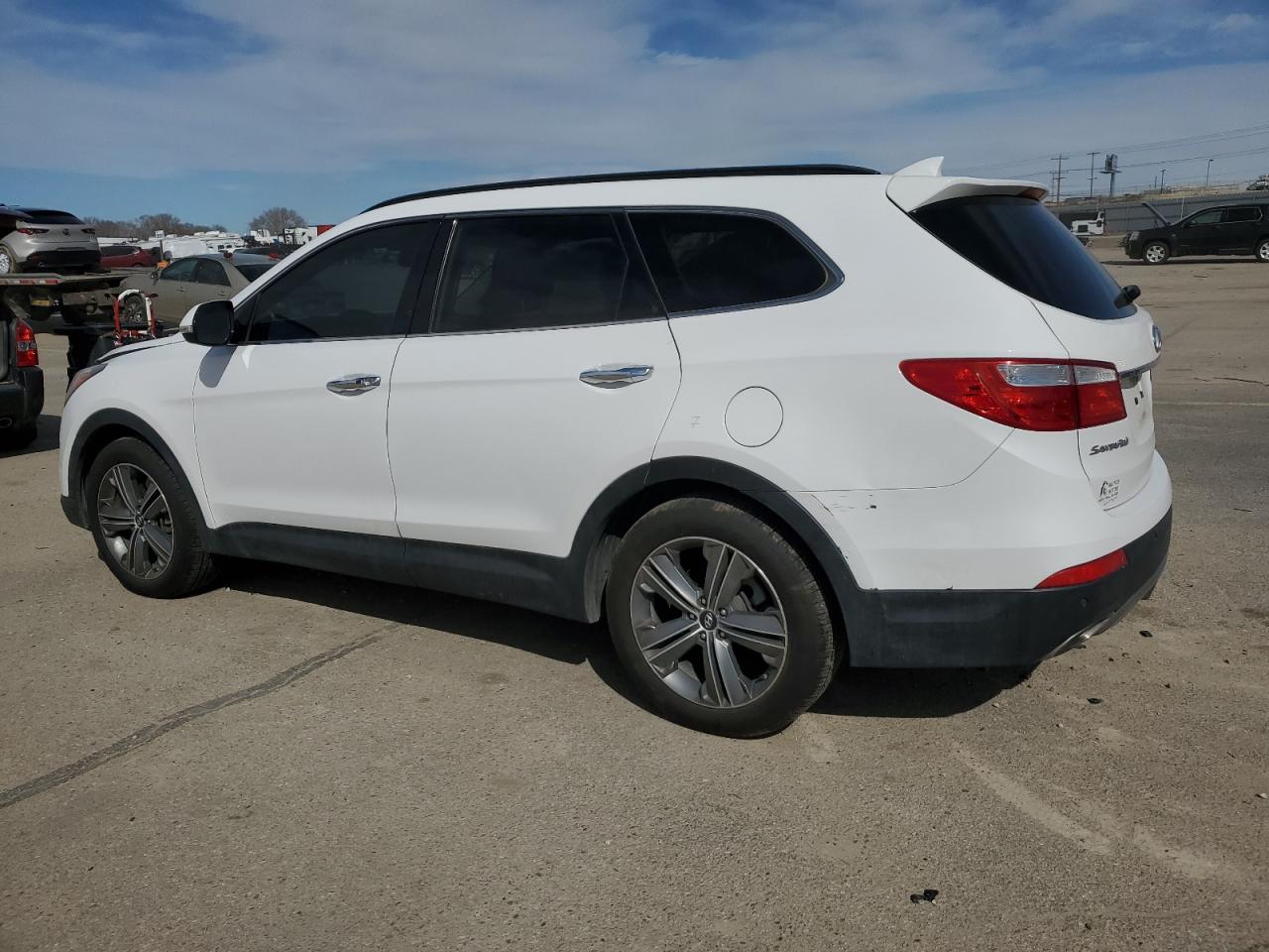 2015 Hyundai Santa Fe - Image 2