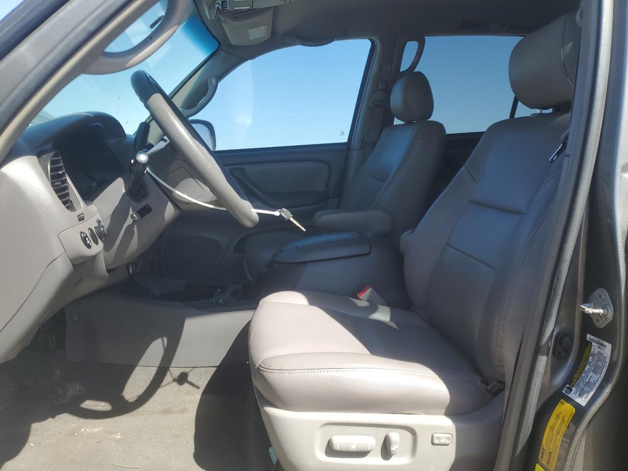 2005 Toyota Sequoia - Image 7