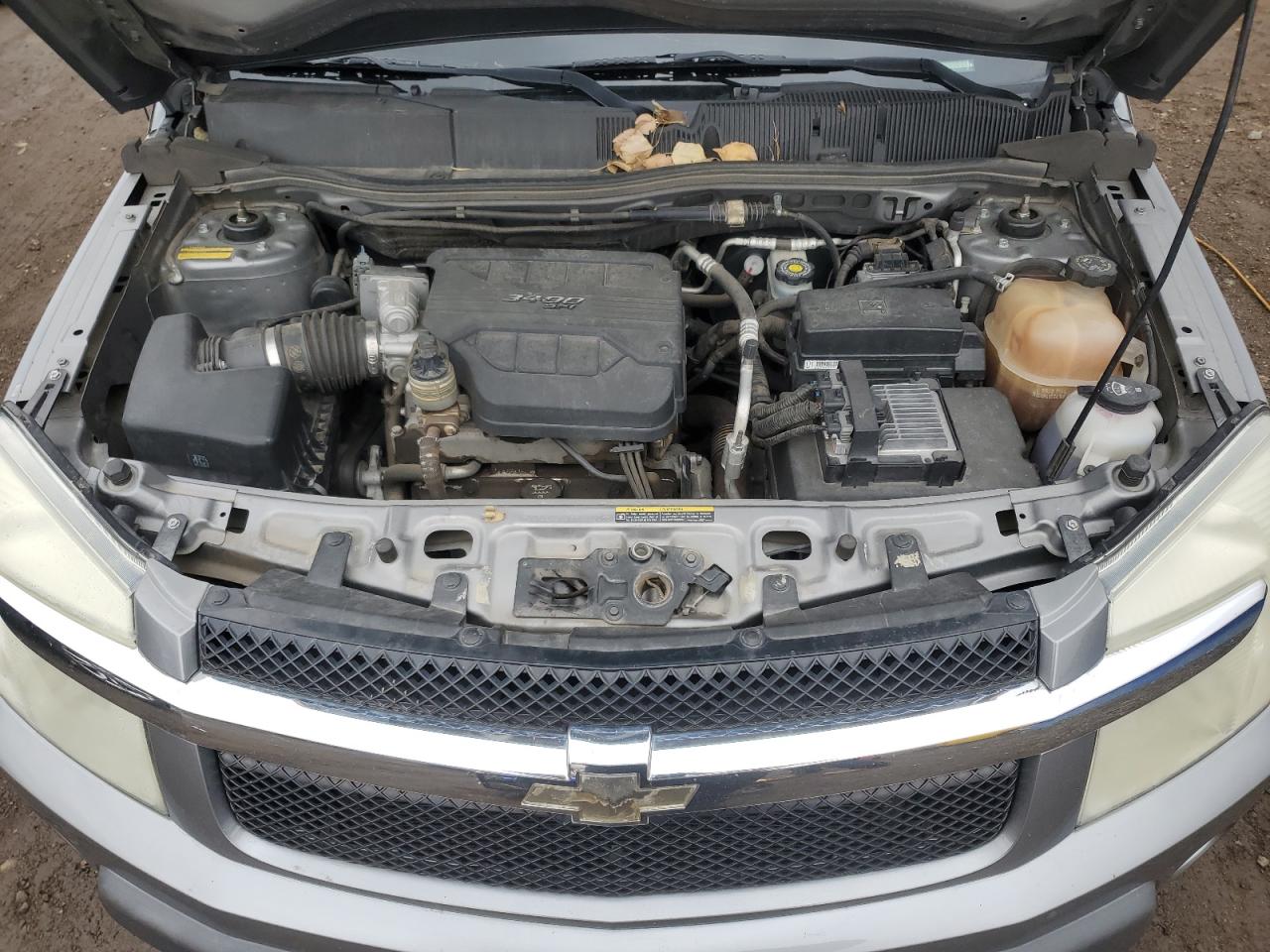 2005 Chevrolet Equinox - Image 12