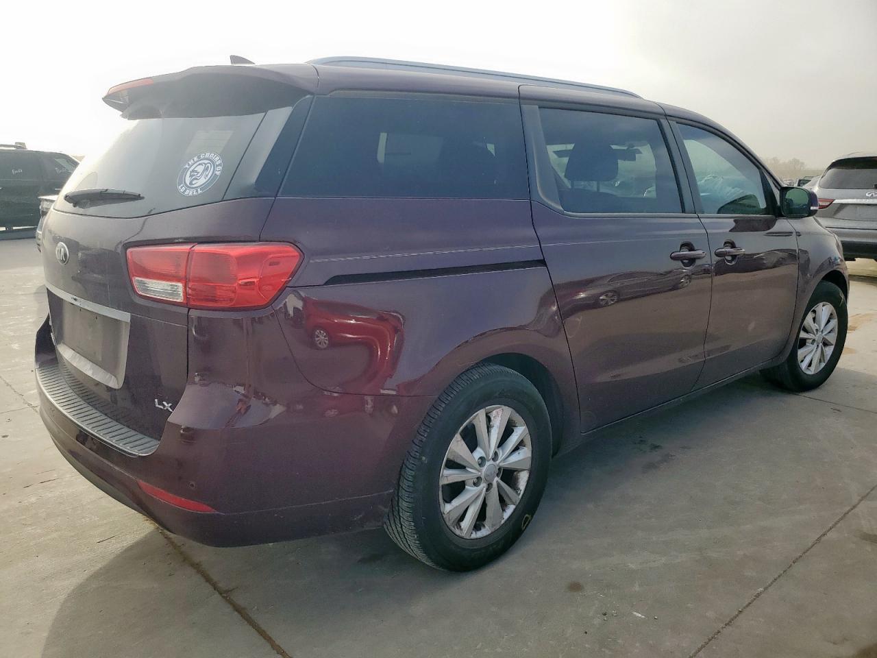 2018 Kia Sedona - Image 3