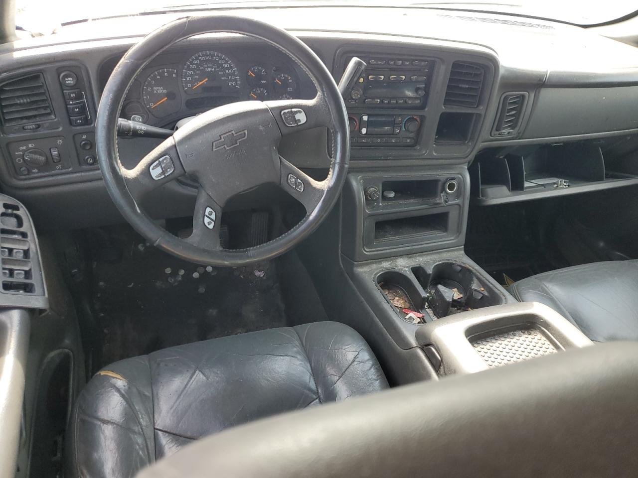 2004 Chevrolet Avalanche - Image 8