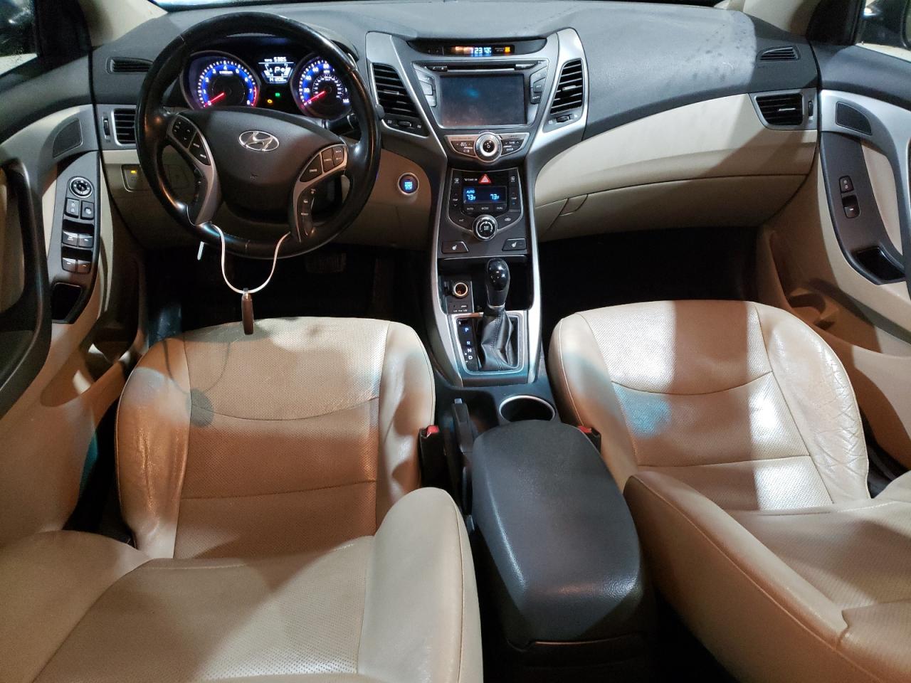2015 Hyundai Elantra - Image 8