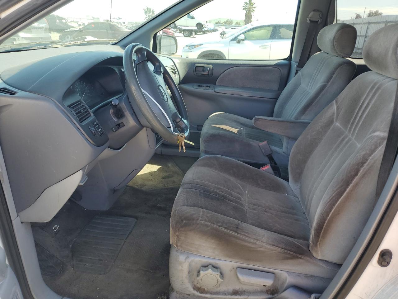 2000 Toyota Sienna - Image 7