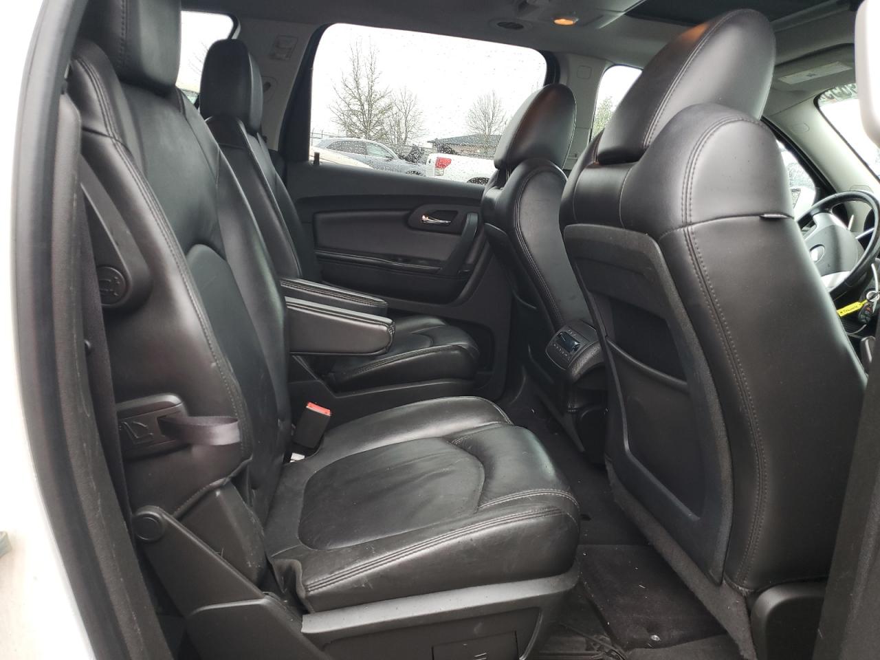 2012 Chevrolet Traverse - Image 12