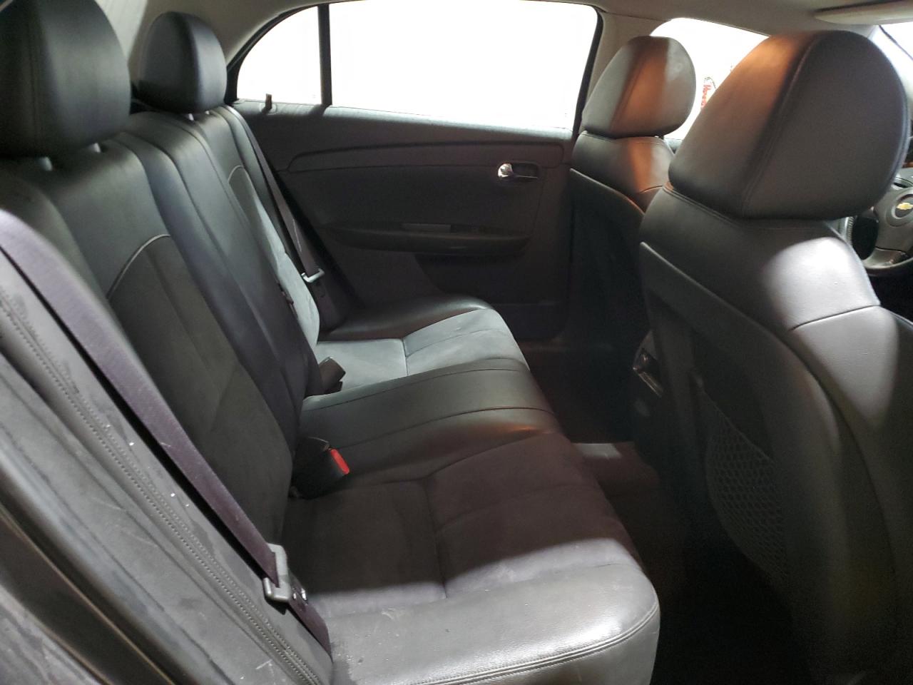 2011 Chevrolet Malibu - Image 10