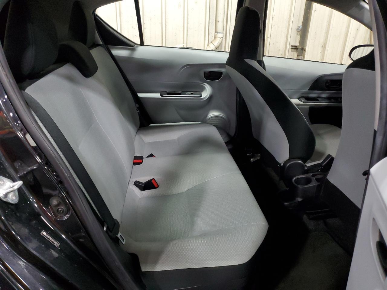 2013 Toyota Prius - Image 10