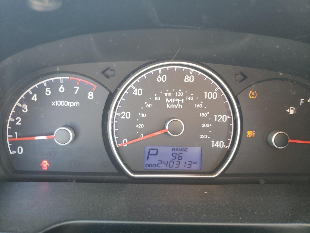 2010 Hyundai Elantra - Image 9