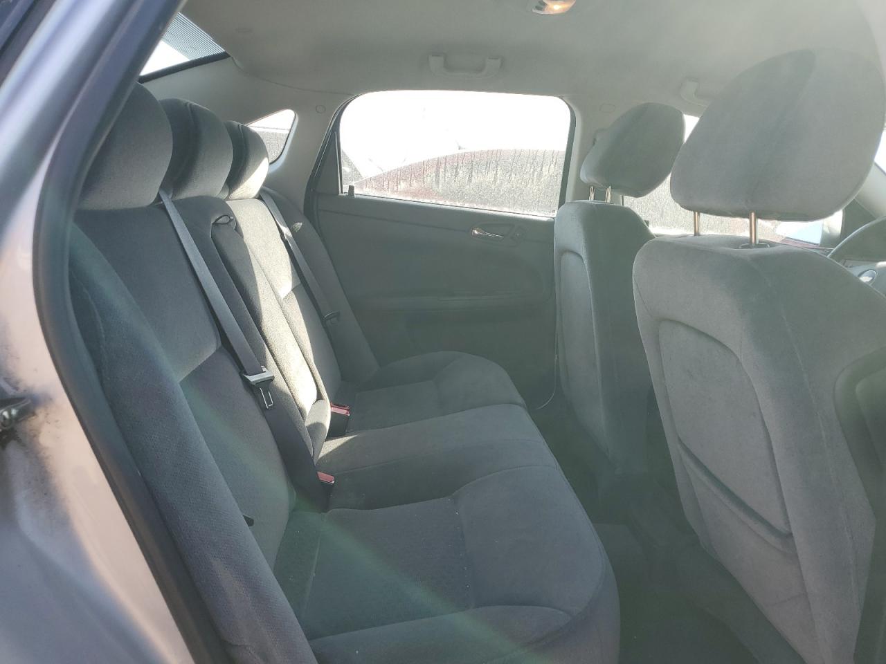 2010 Chevrolet Impala - Image 10