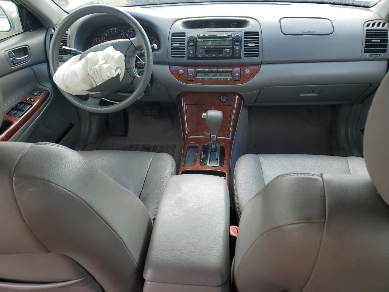2005 Toyota Camry - Image 8