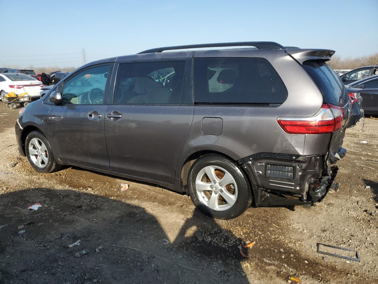 2015 Toyota Sienna - Image 2