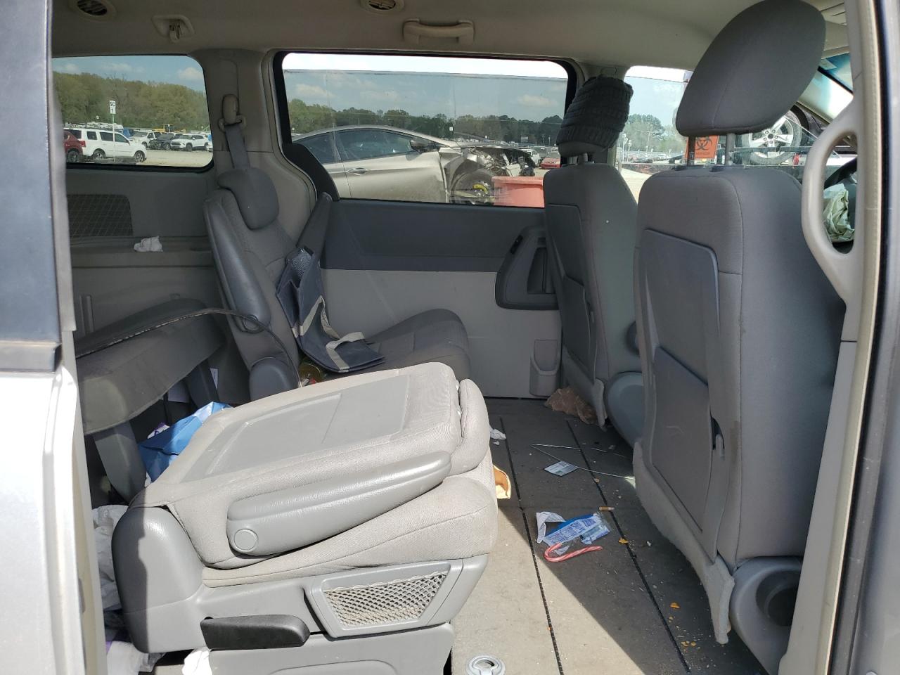 2008 Chrysler Town & Country Lx VIN: 2A8HR44H38R625888 Lot: 60596965