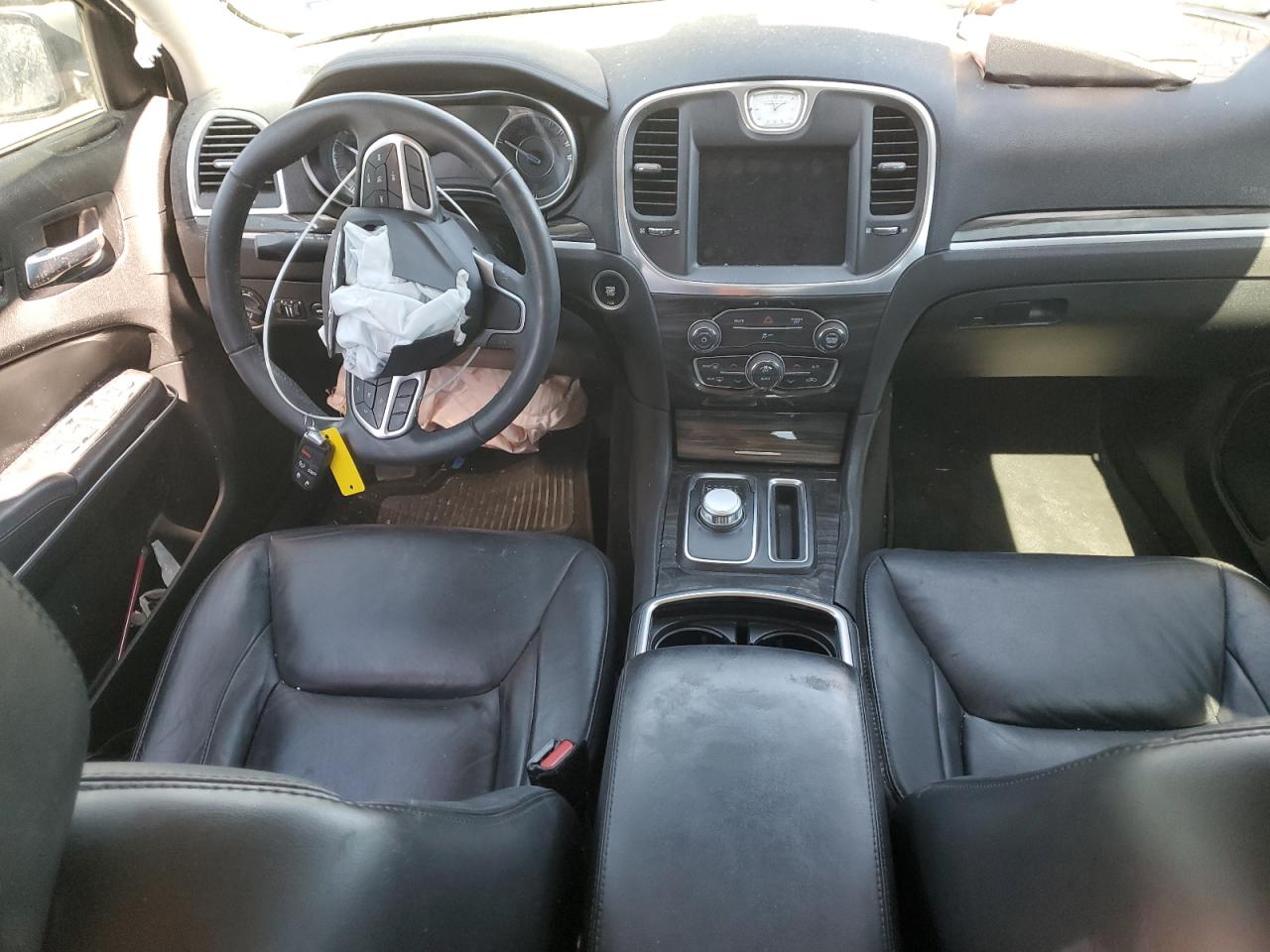 2018 Chrysler 300 - Image 8