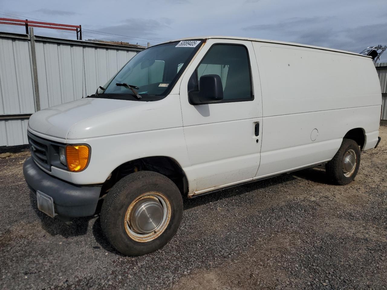 2003 Ford Econoline E250 Van zu verkaufen in Kapolei, HI - Vandalism