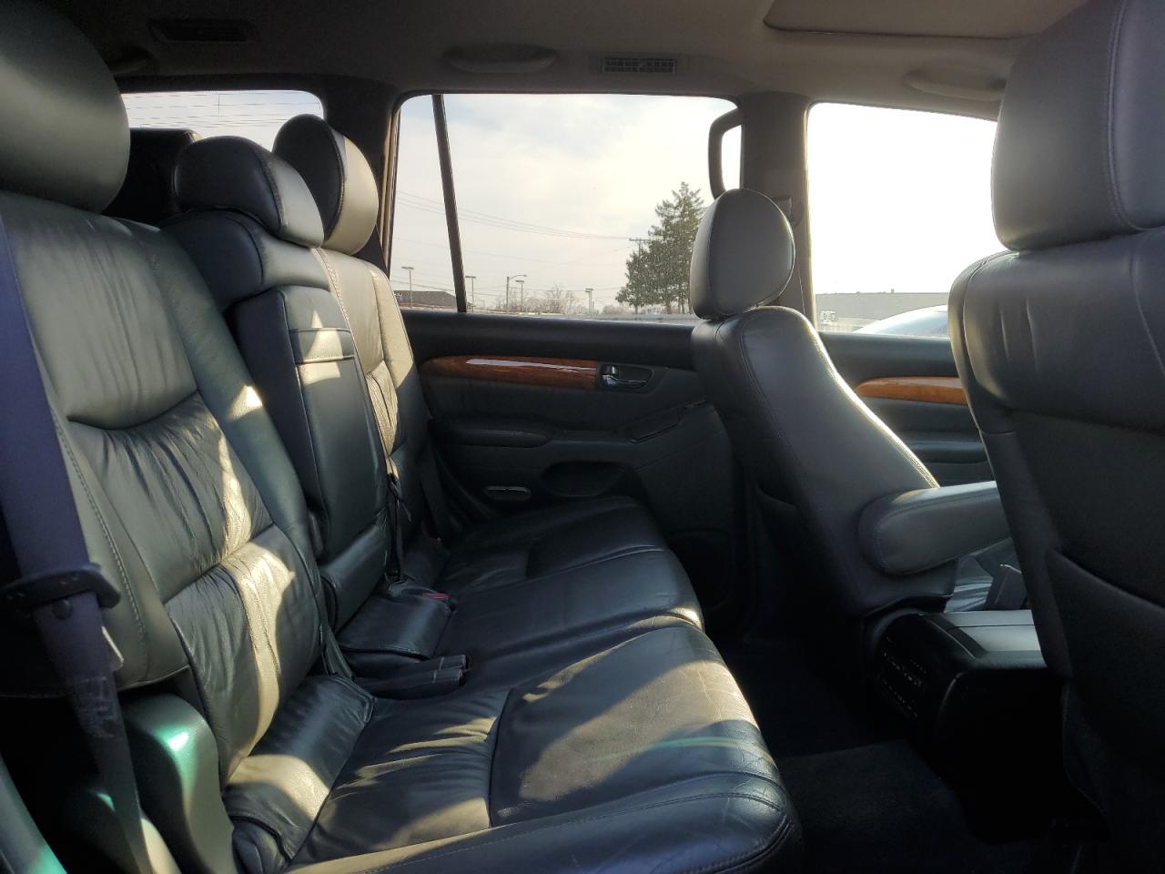 2004 Lexus GX - Image 11