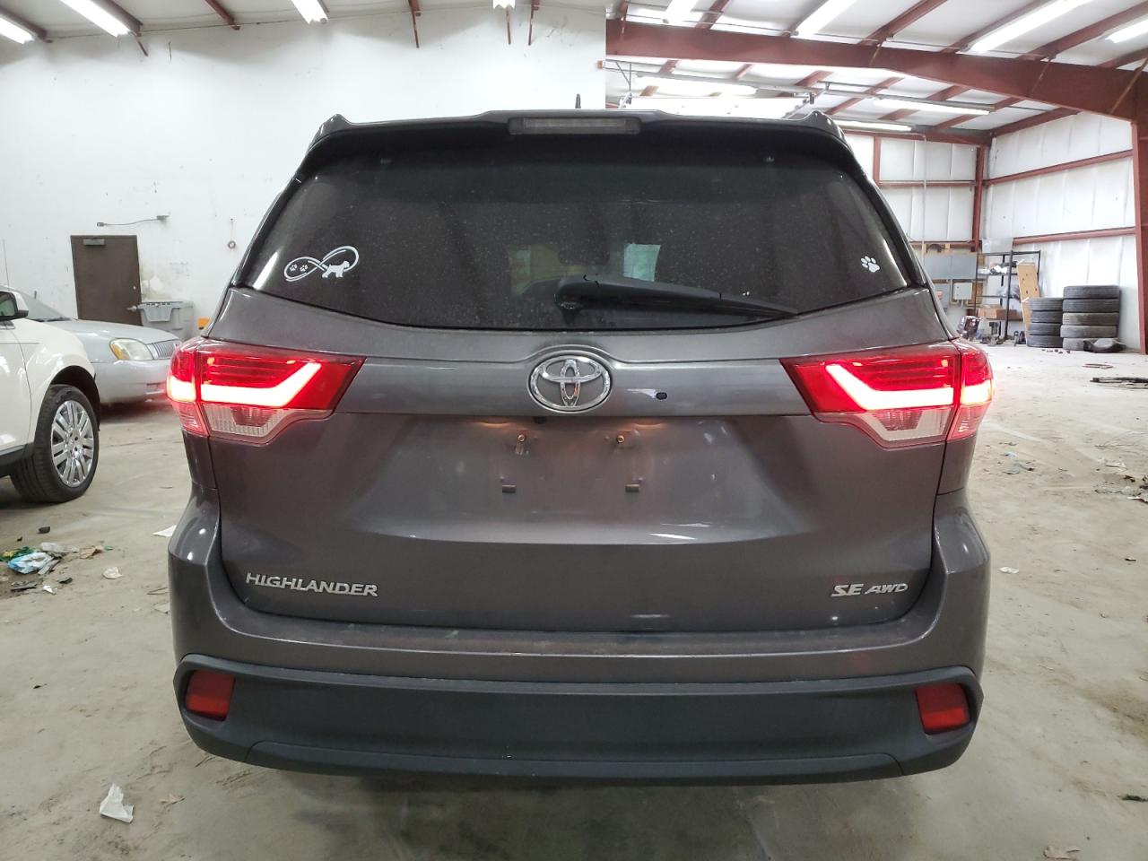 5TDJZRFH5JS839023 TOYOTA HIGHLANDER 2018