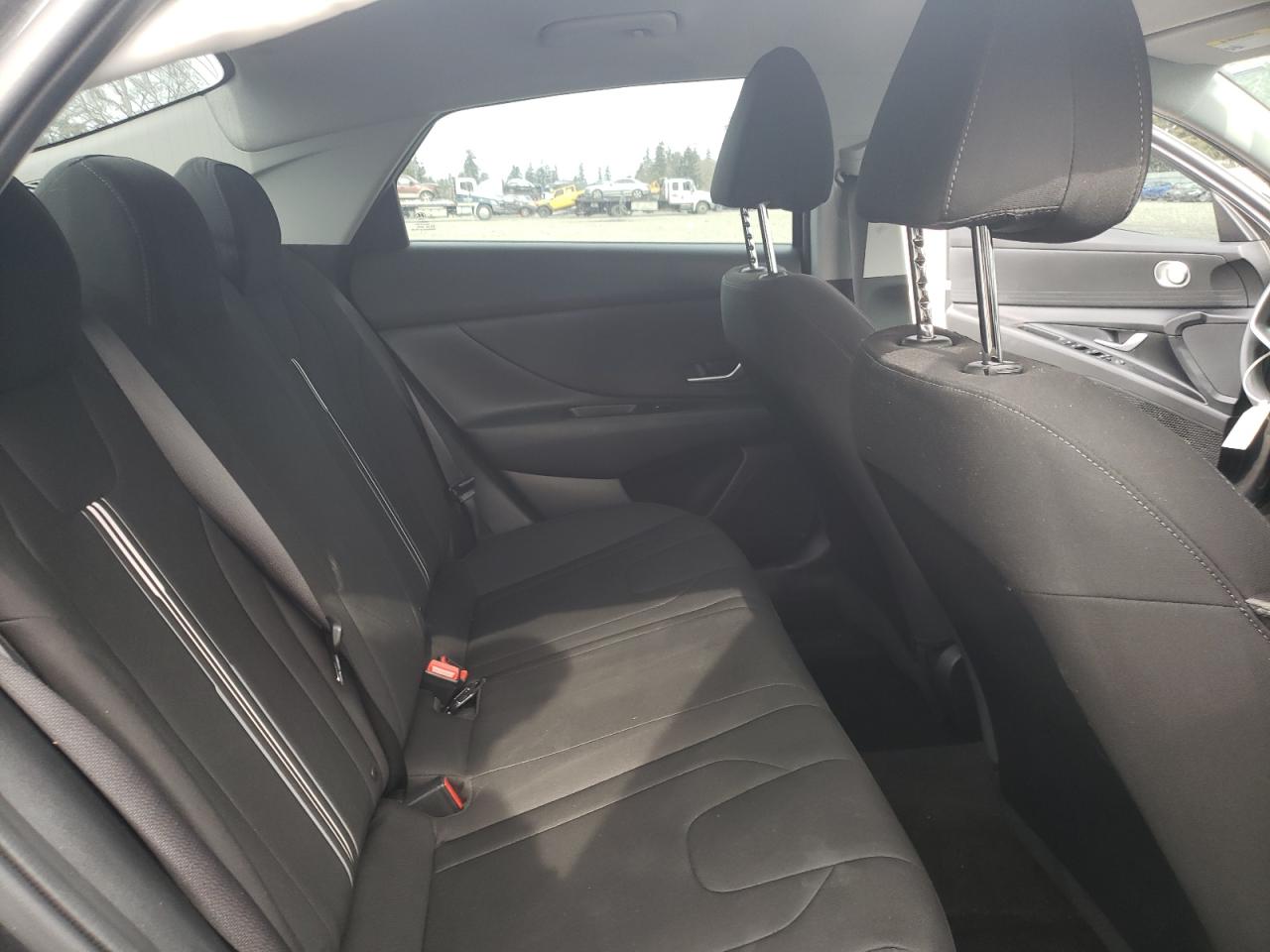 2023 Hyundai Elantra - Image 11