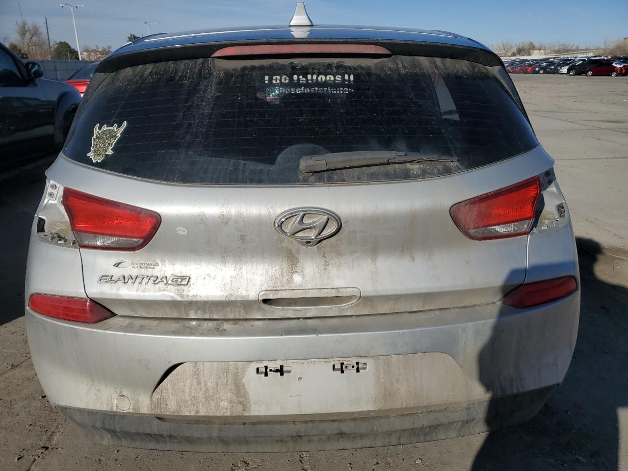2018 Hyundai Elantra - Image 6