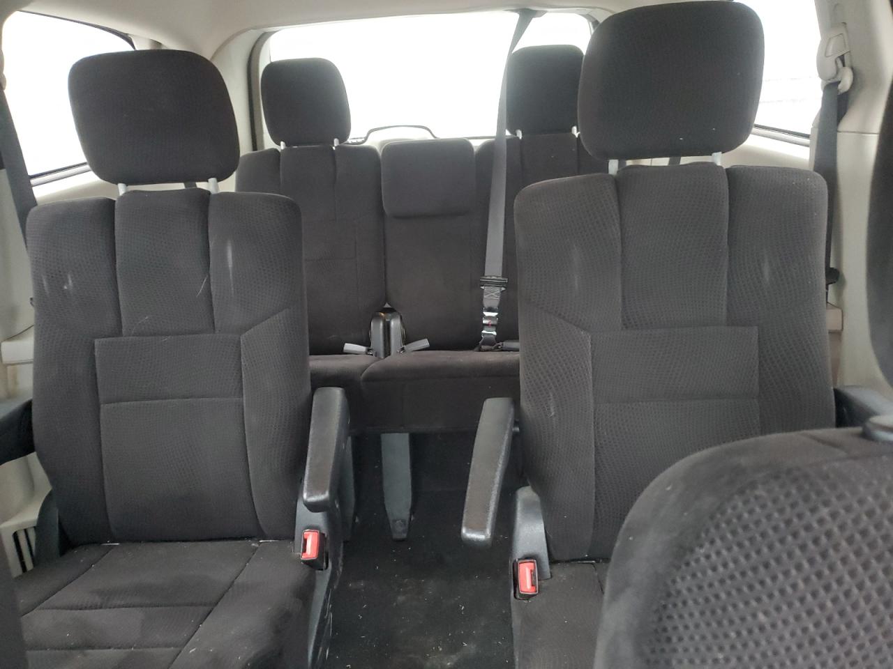 2014 Dodge Caravan - Image 10