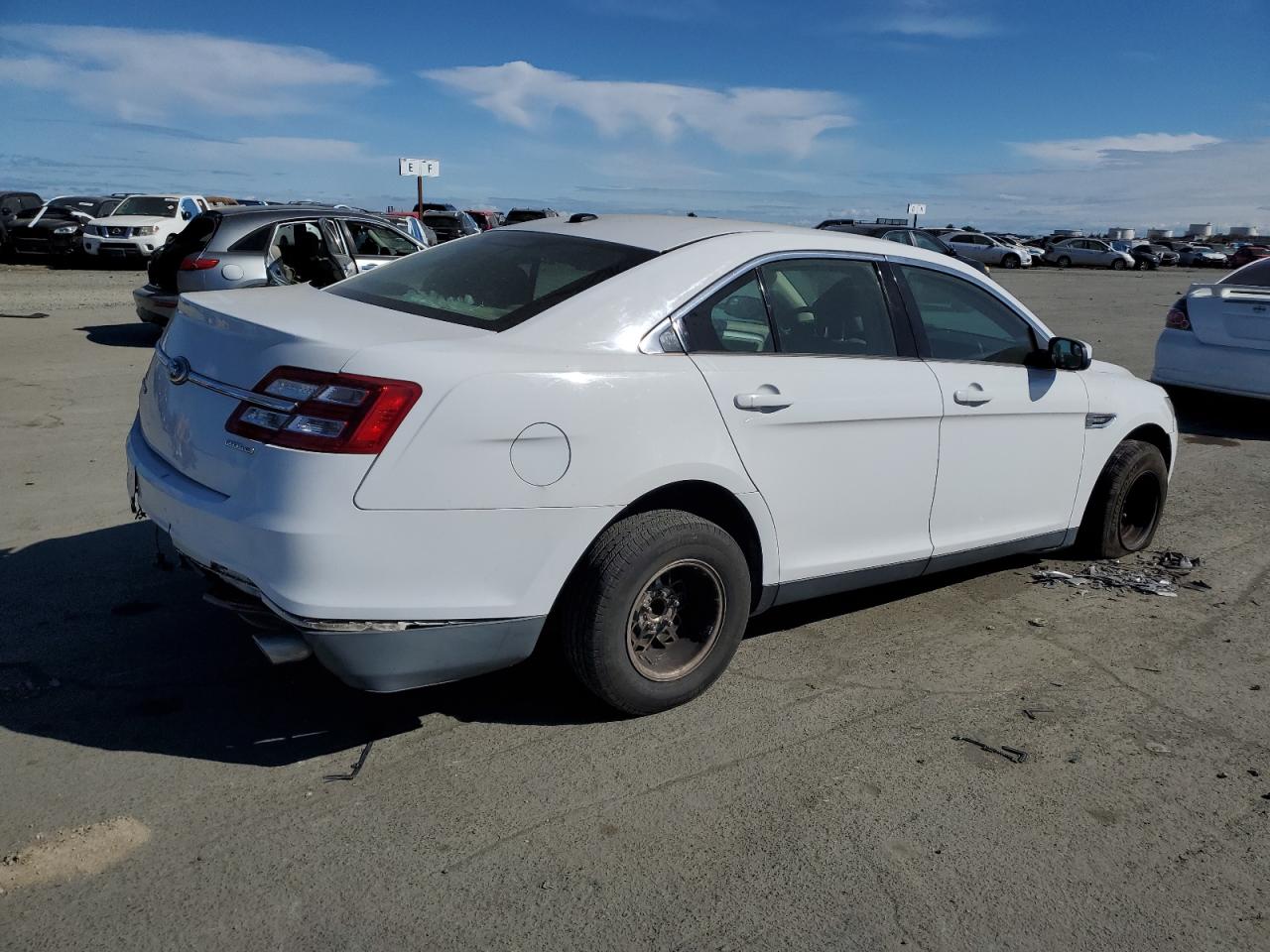 2013 Ford Taurus - Image 3