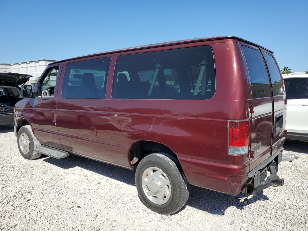 2011 Ford Econoline - Image 2