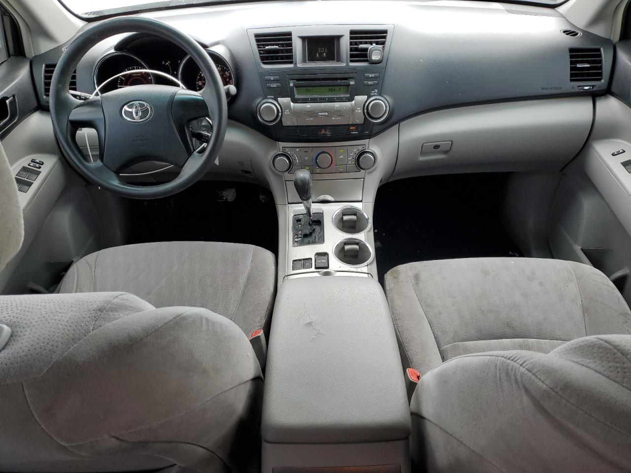 2011 Toyota Highlander - Image 8