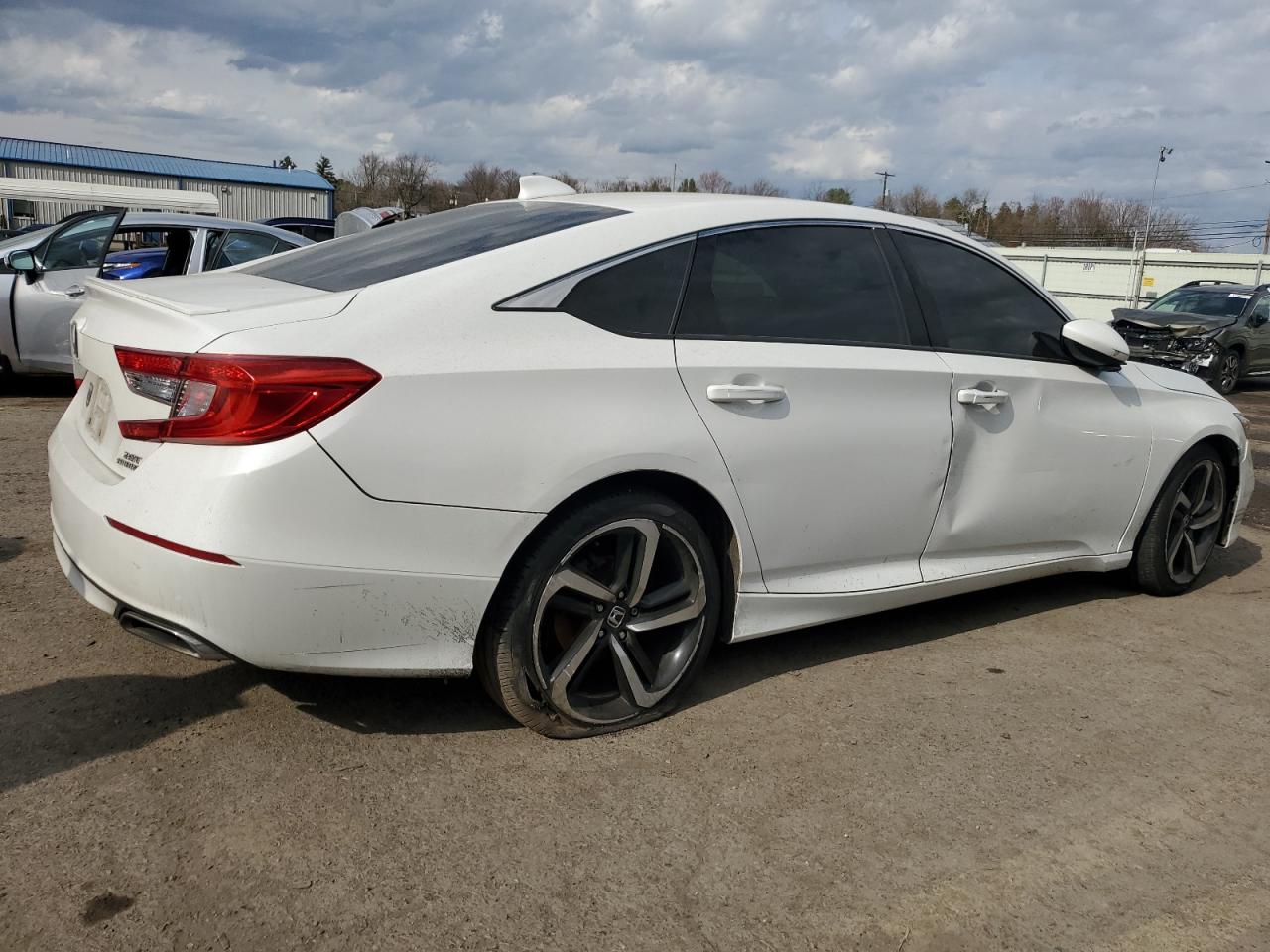 1HGCV2F34JA015190 HONDA ACCORD 2018