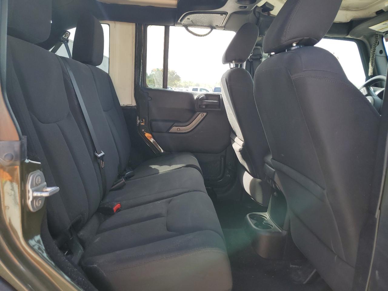 2015 Jeep Wrangler - Image 12