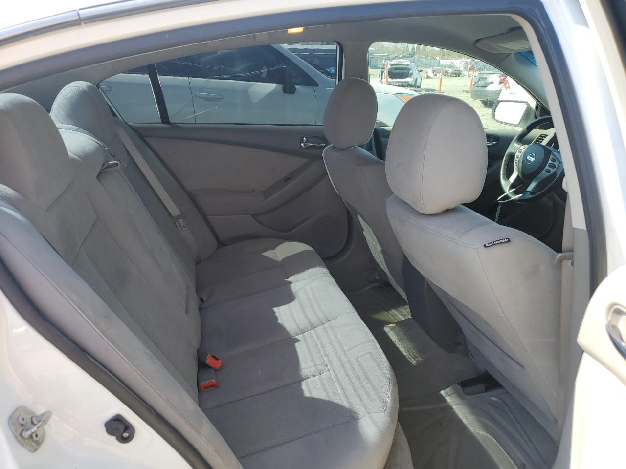 2012 Nissan Altima - Image 10