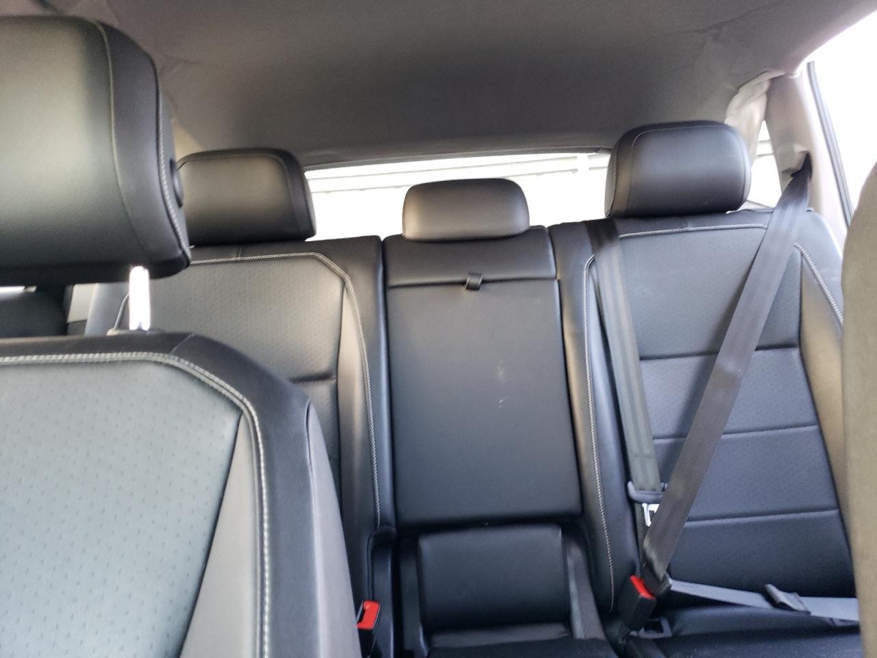 2021 Volkswagen Tiguan - Image 10