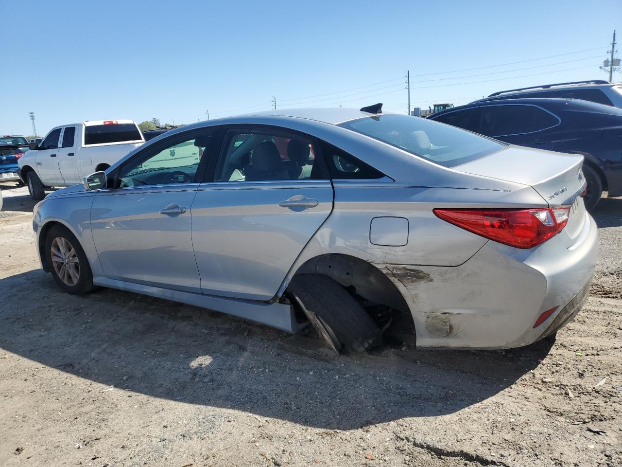 2014 Hyundai Sonata - Image 2