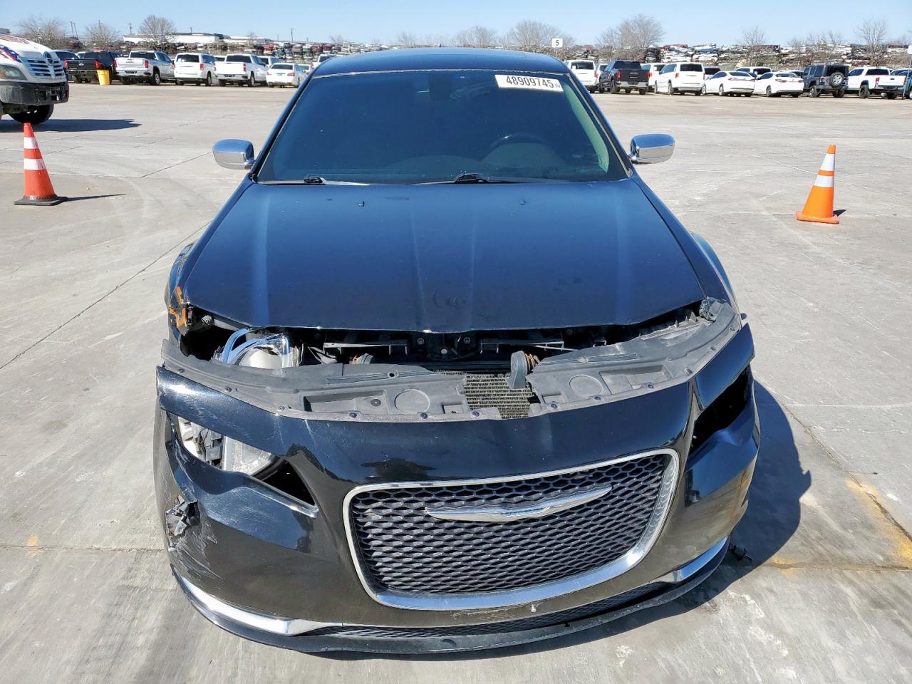 2016 Chrysler 300 - Image 5