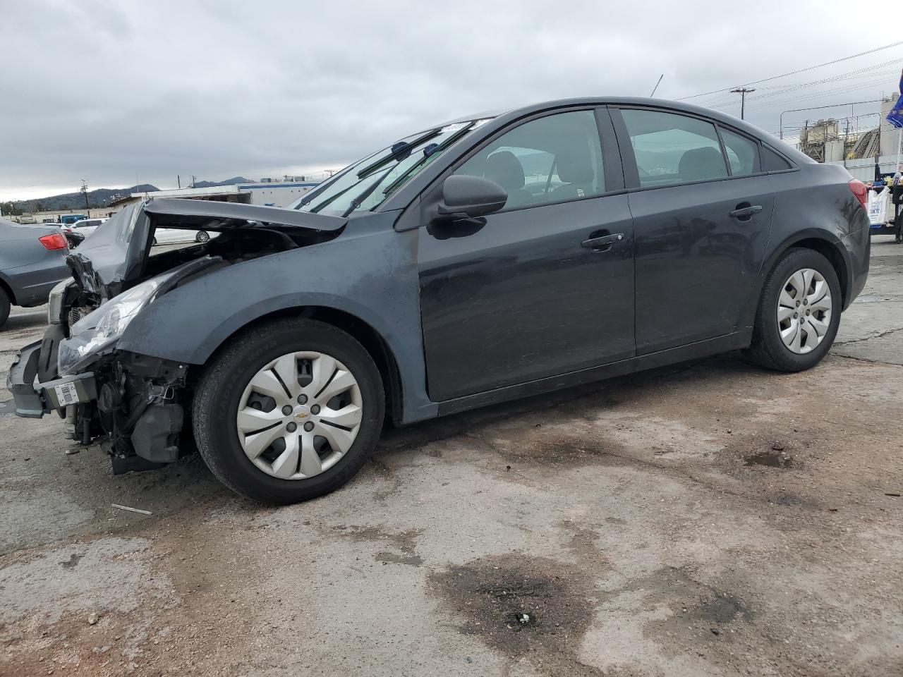 2015 Chevrolet Cruze Ls for Sale in Sun Valley, CA - Front End