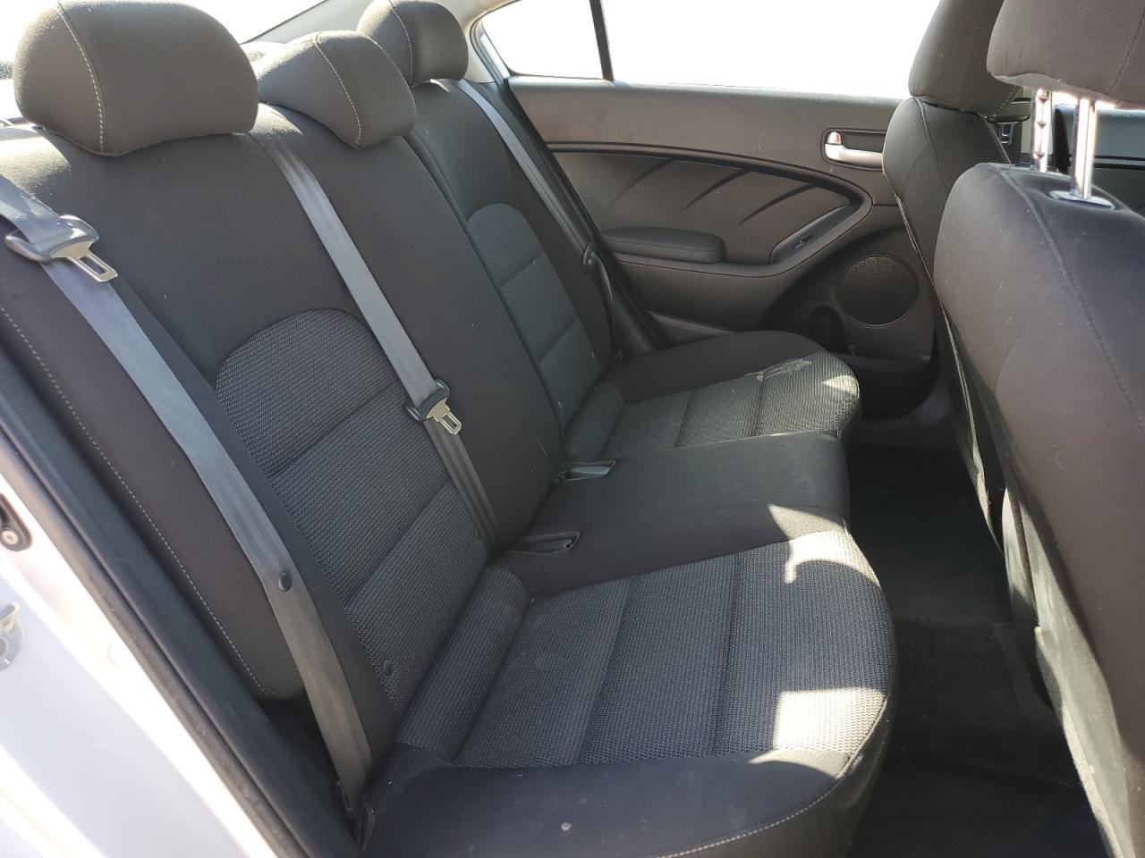 2017 Kia Forte - Image 10
