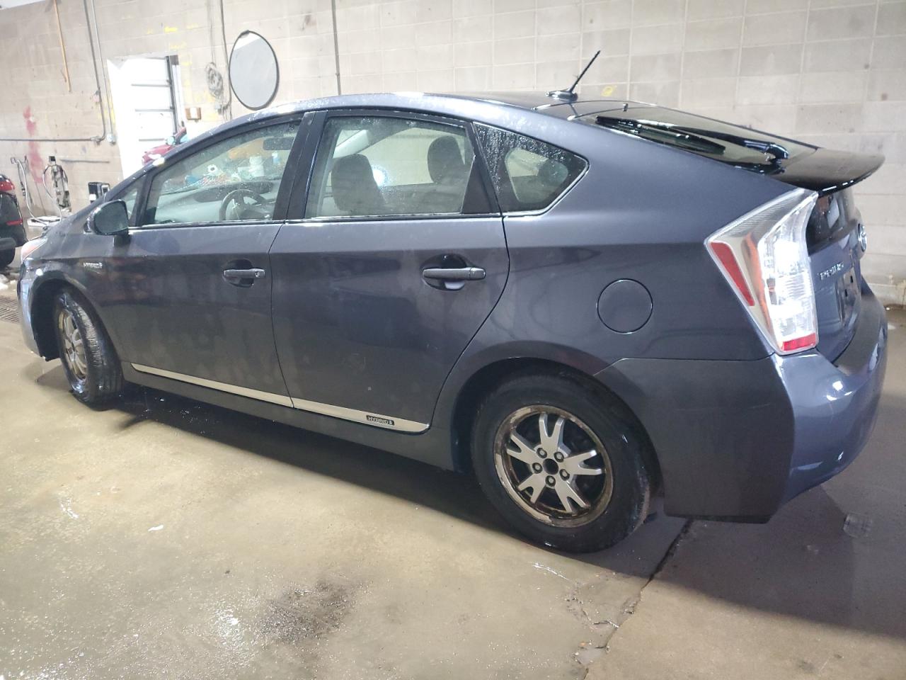 2010 Toyota Prius - Image 2