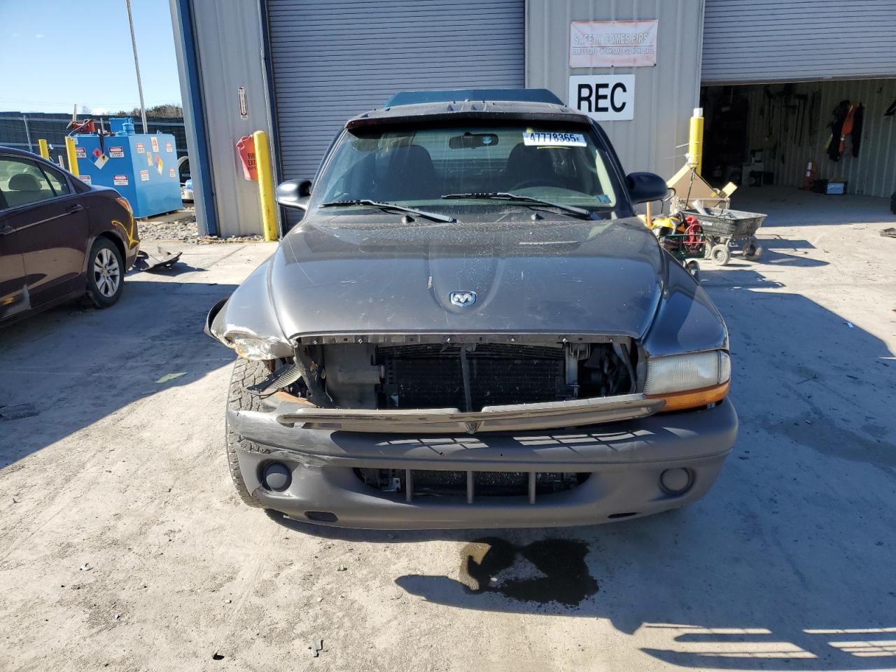 2003 Dodge Dakota - Image 5