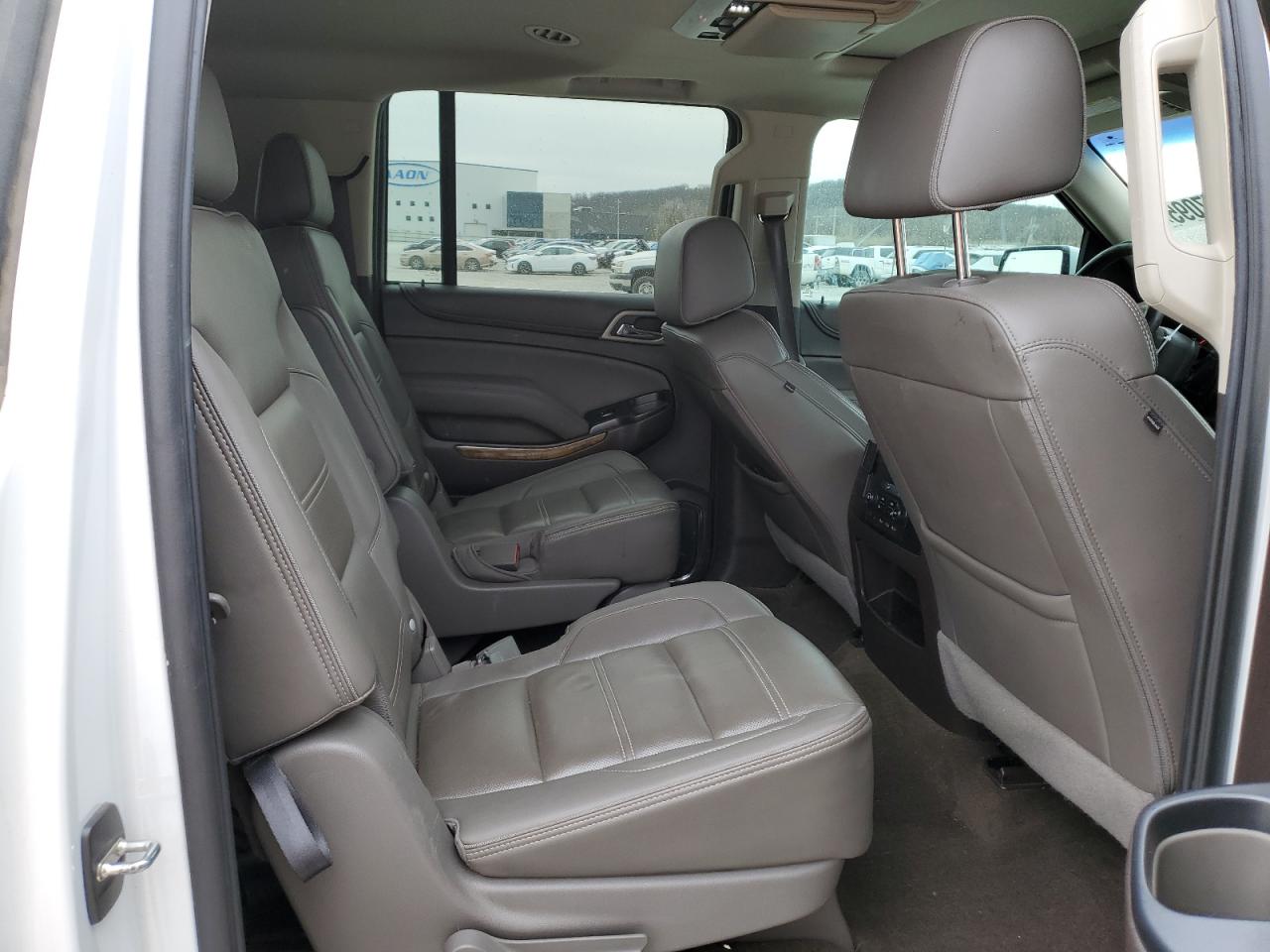 2017 GMC Yukon - Image 11