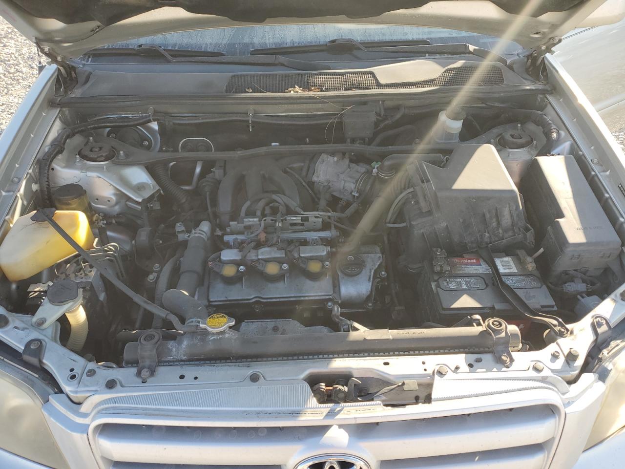 2004 Toyota Highlander - Image 13