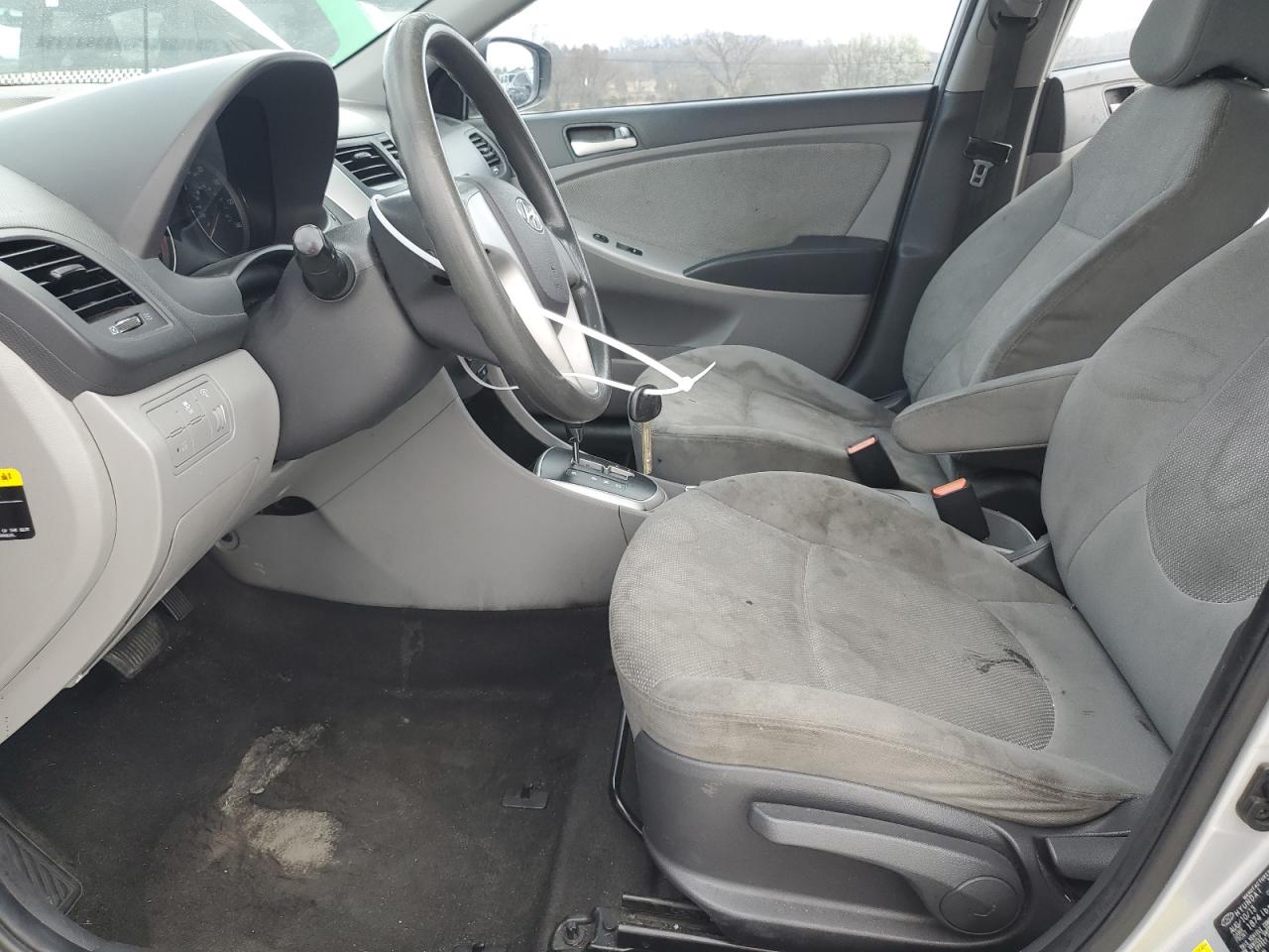 2013 Hyundai Accent - Image 7