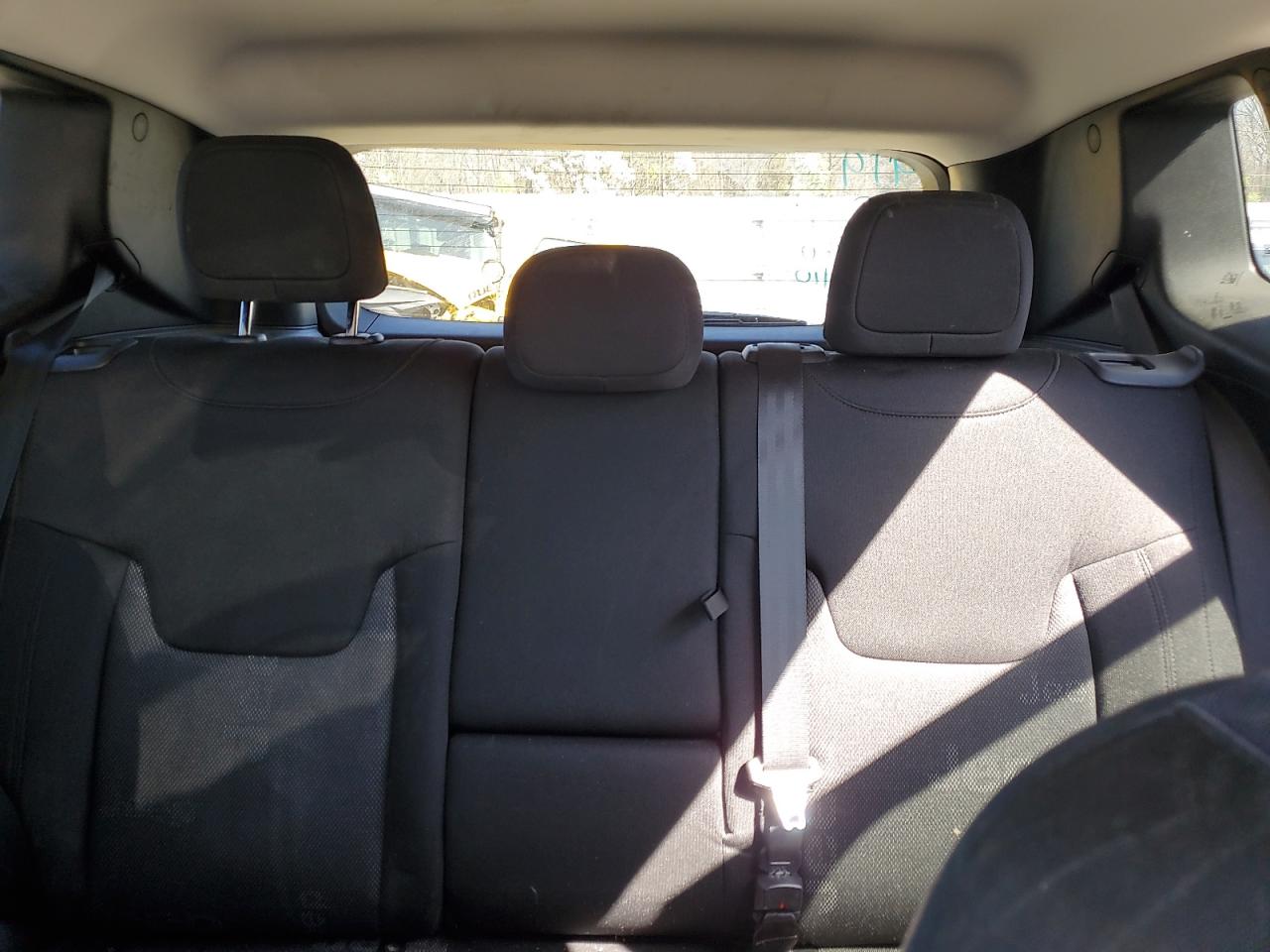2016 Jeep Renegade - Image 10