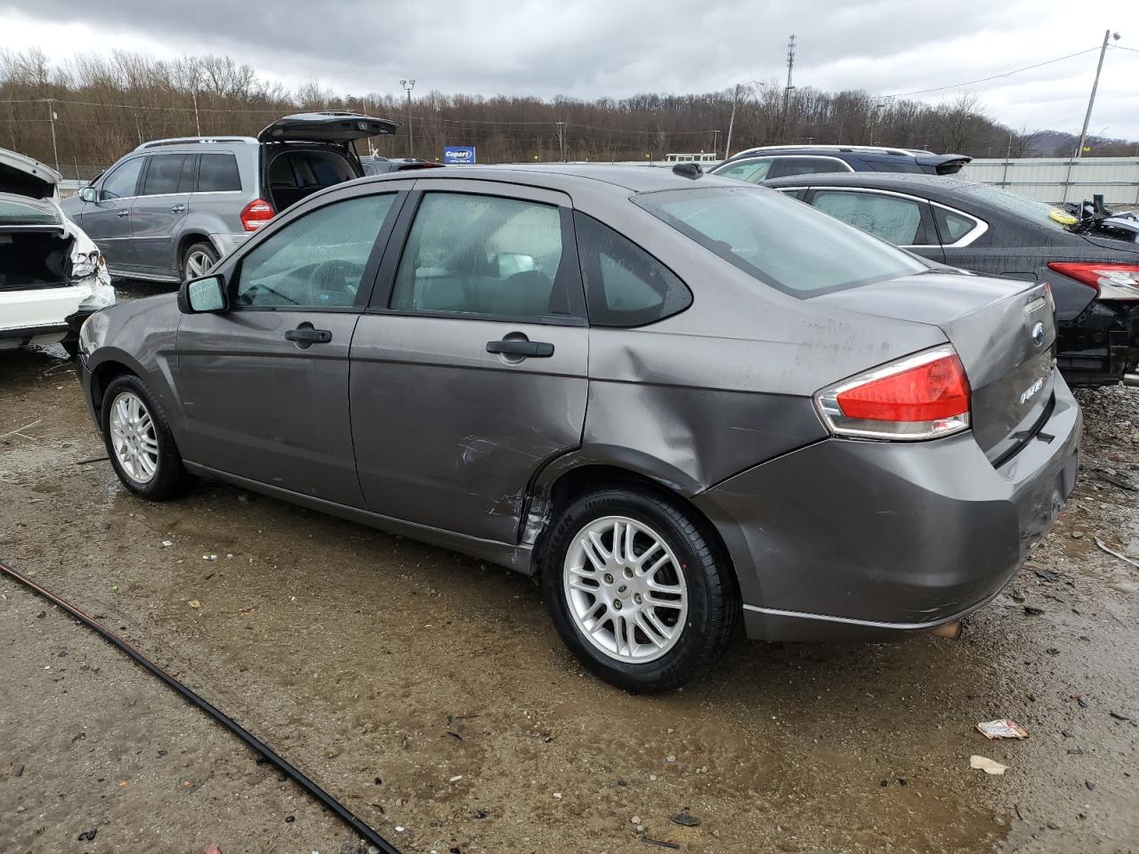 2010 Ford Focus - Image 2