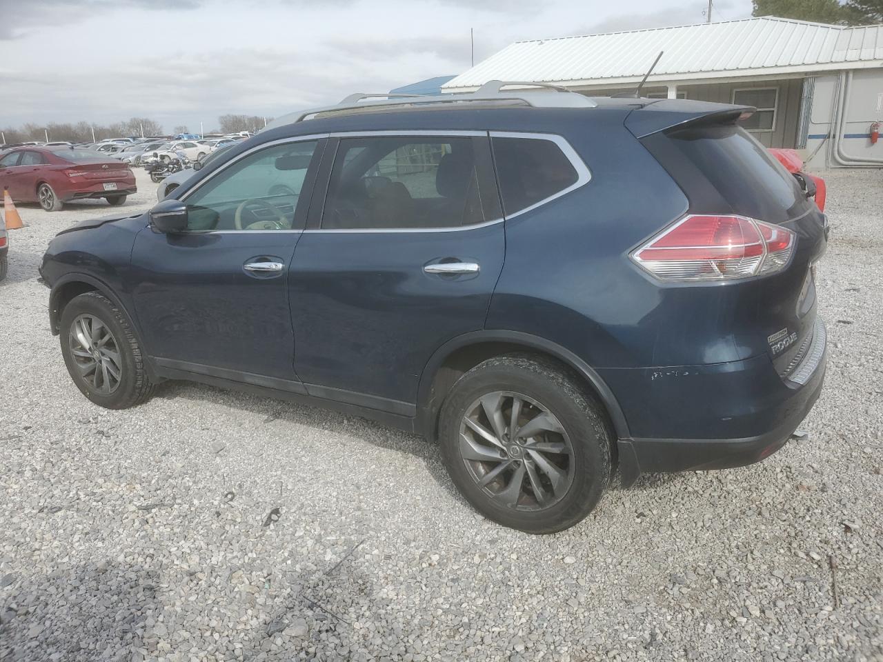 2015 Nissan Rogue - Image 2