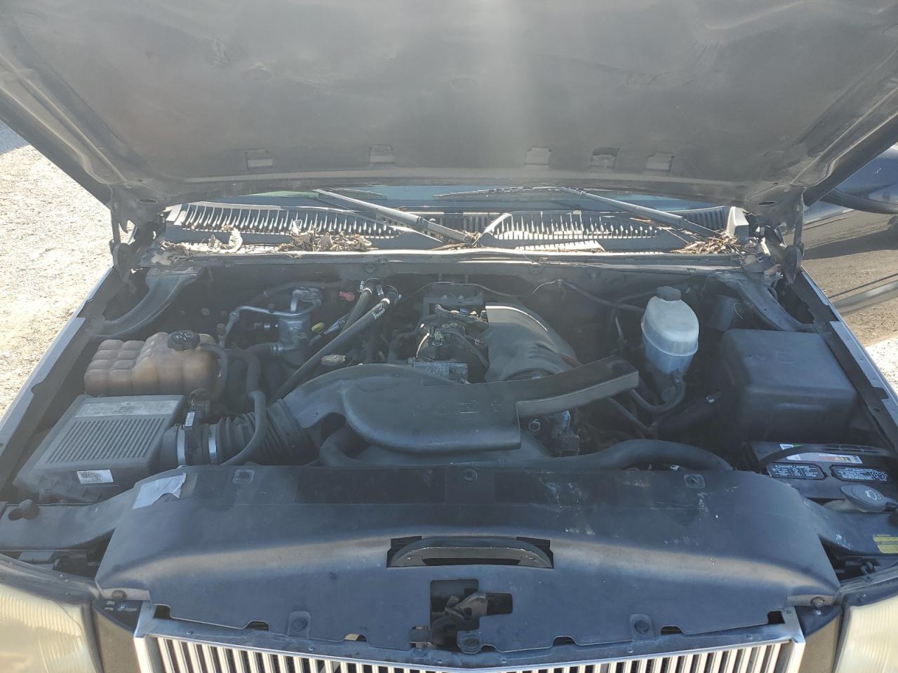 2003 Cadillac Escalade - Image 12