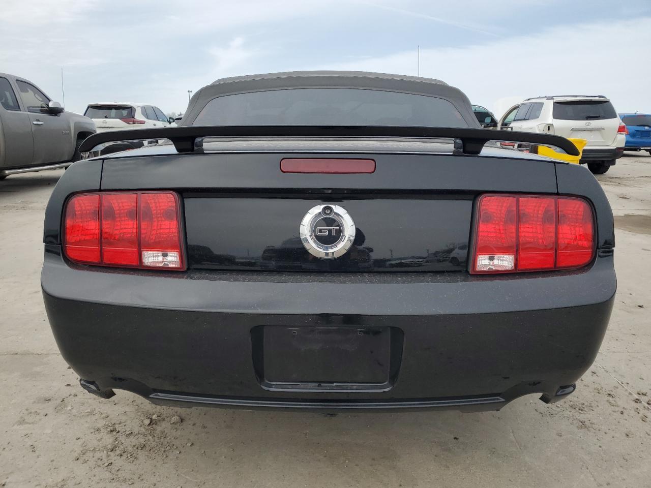 2006 Ford Mustang - Image 6