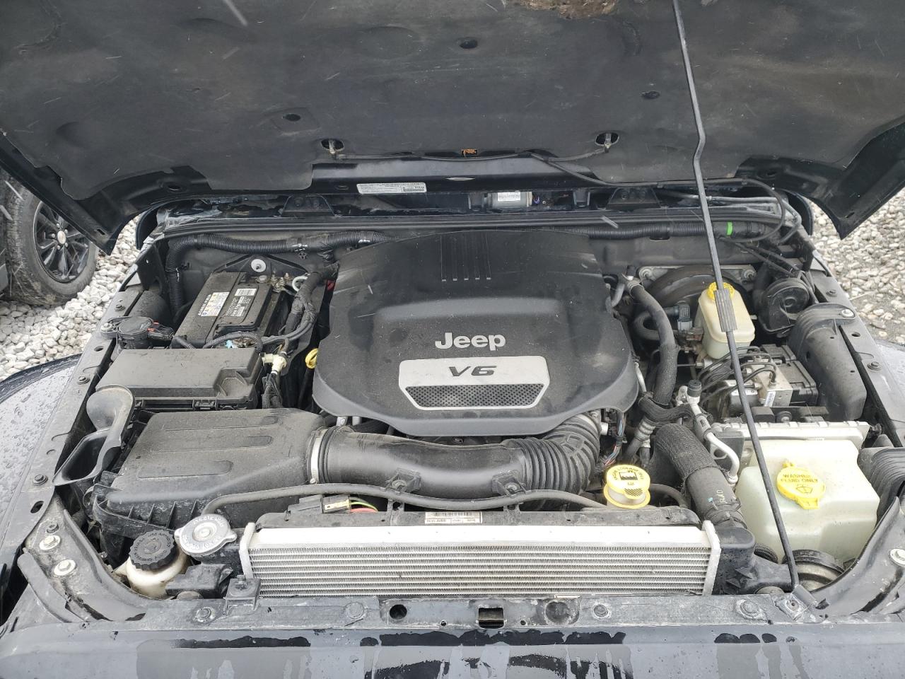 2014 Jeep Wrangler - Image 11