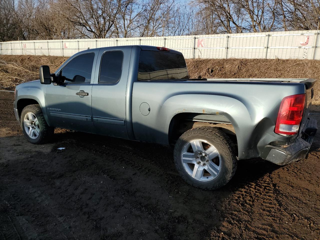 2008 GMC Sierra - Image 2