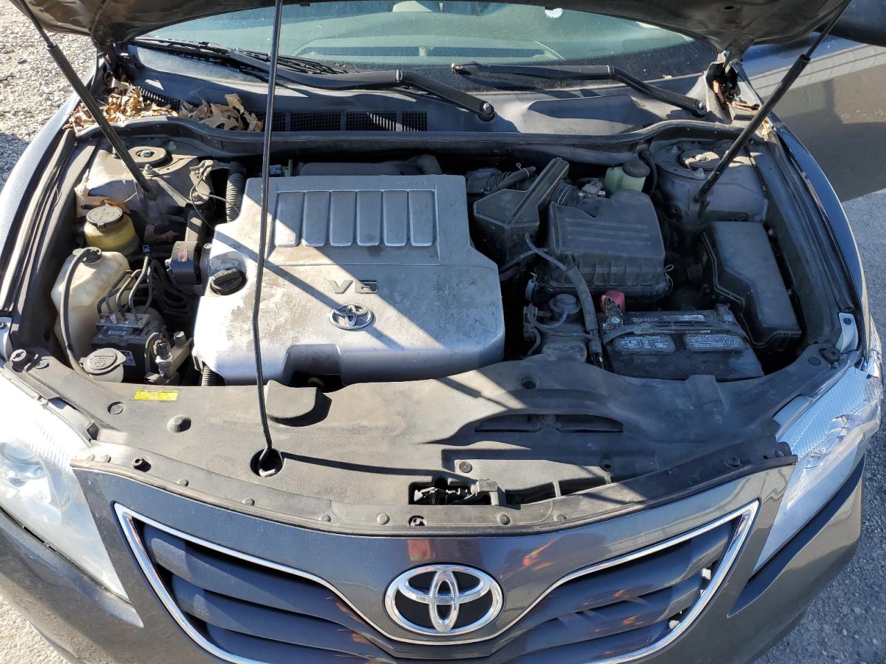 2011 Toyota Camry - Image 12