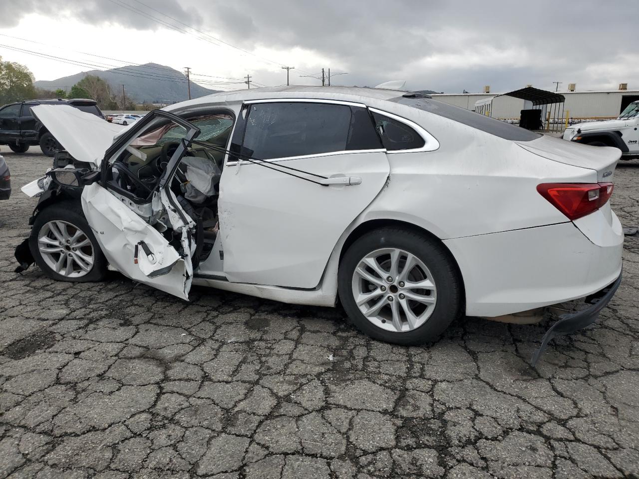 2018 Chevrolet Malibu - Image 2