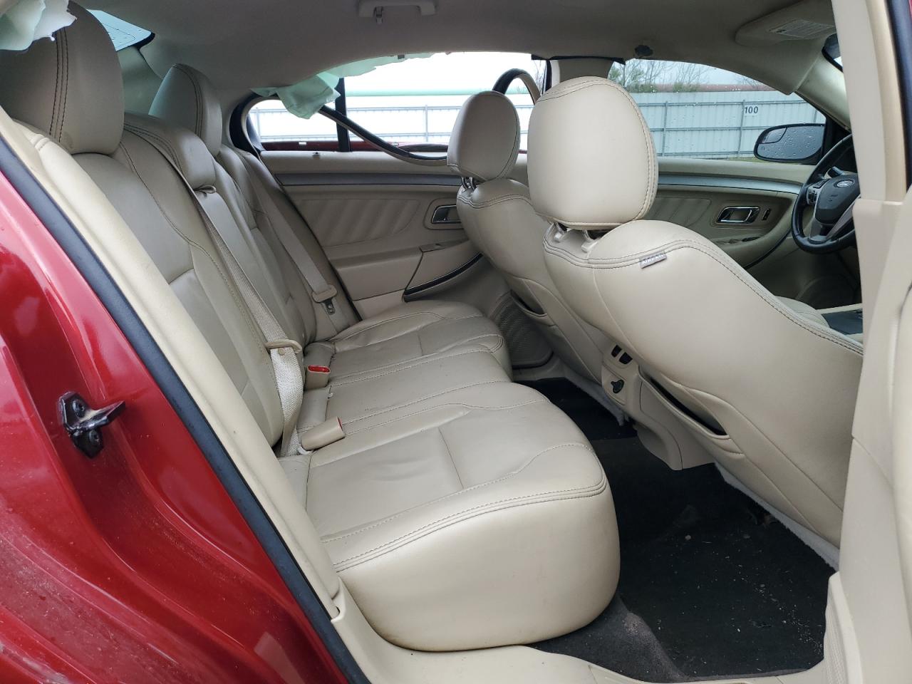 2013 Ford Taurus - Image 10